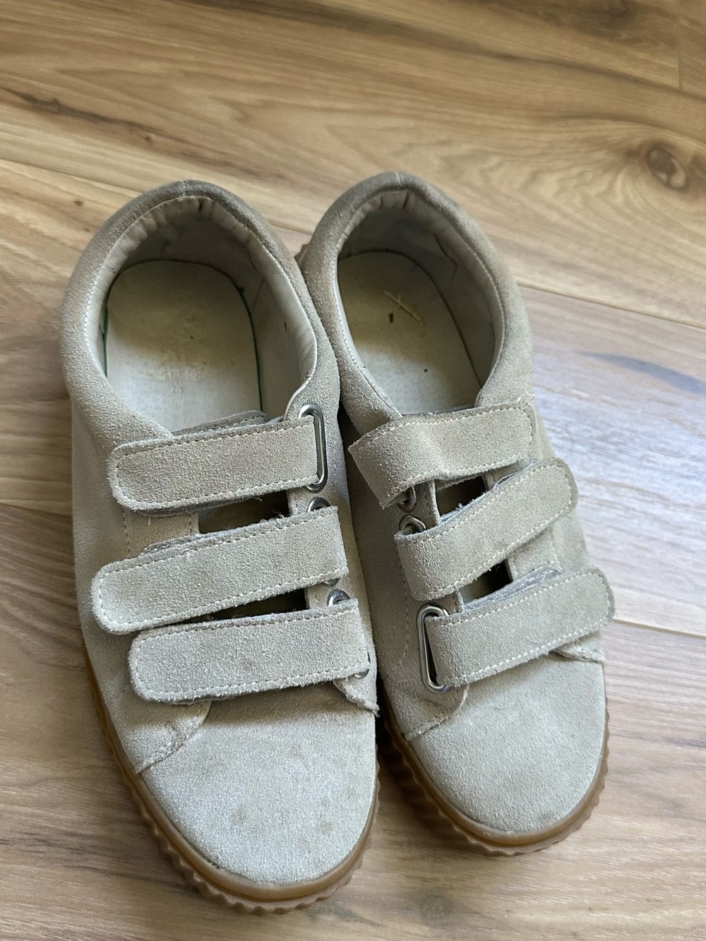 Urban Outfitters Beige Suede Velcro Strap Sneakers Shoes Gum Sole Size 36 US 6
